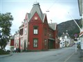 98.Bergen kommune.Sandviken brannstasjon.August 2004.jpg